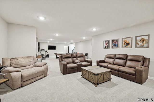 7209 Kilpatrick Parkway, Bennington, NE 68007