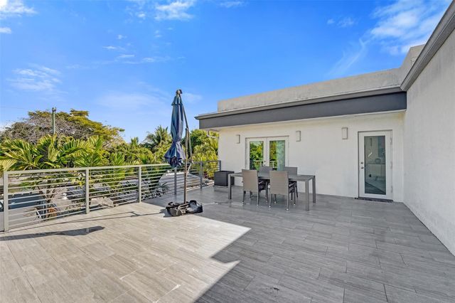 2502 NE 6th Avenue, Wilton Manors, FL 33305