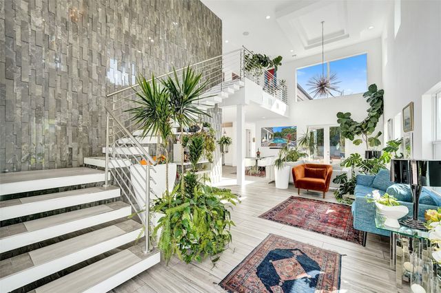 2502 NE 6th Avenue, Wilton Manors, FL 33305