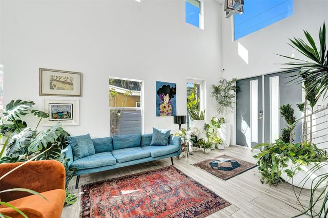 2502 NE 6th Avenue, Wilton Manors, FL 33305