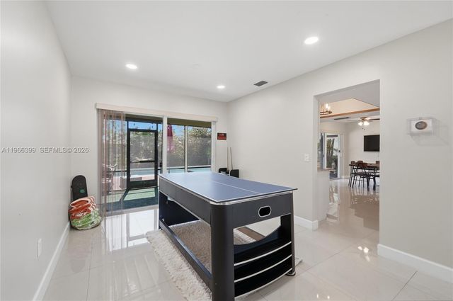 11420 NW 32nd Pl, Sunrise, FL 33323