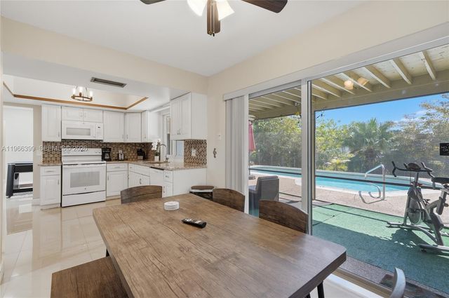 11420 NW 32nd Pl, Sunrise, FL 33323