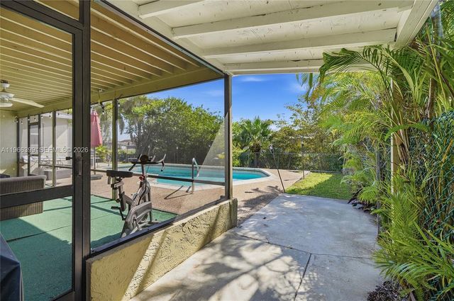 11420 NW 32nd Pl, Sunrise, FL 33323