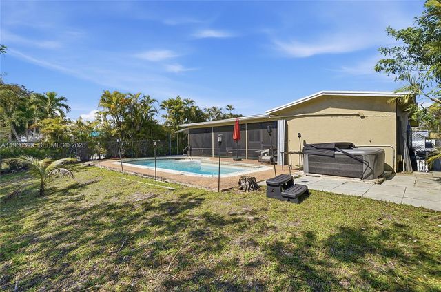 11420 NW 32nd Pl, Sunrise, FL 33323