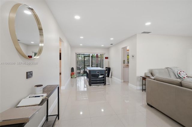 11420 NW 32nd Pl, Sunrise, FL 33323