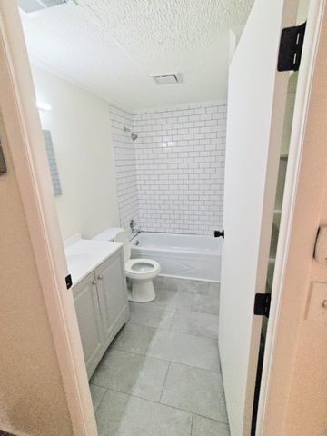 2010 Willoway Court N, Columbus, OH 43220