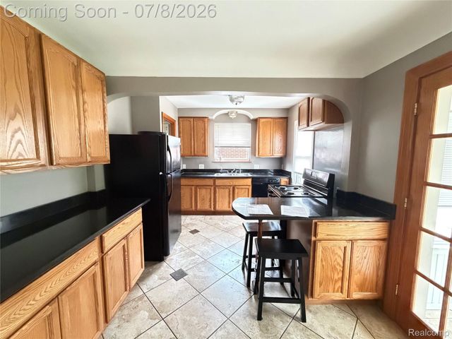 22776 Arlington Street, Dearborn, MI 48128