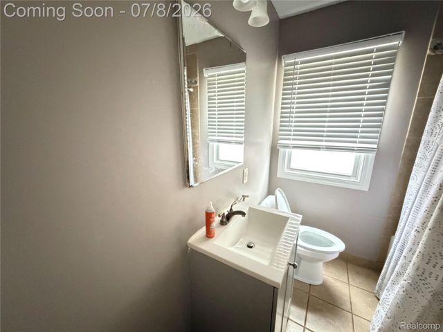 22776 Arlington Street, Dearborn, MI 48128