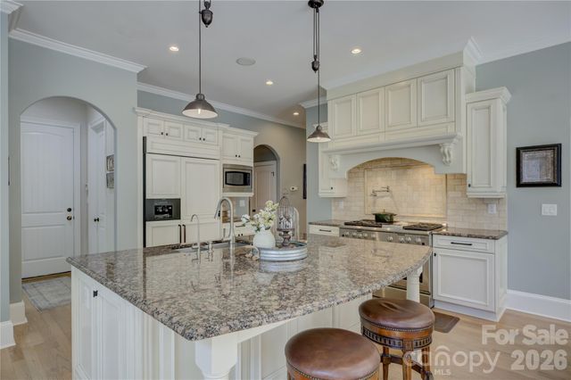 16946 Ashton Oaks Drive, Charlotte, NC 28278