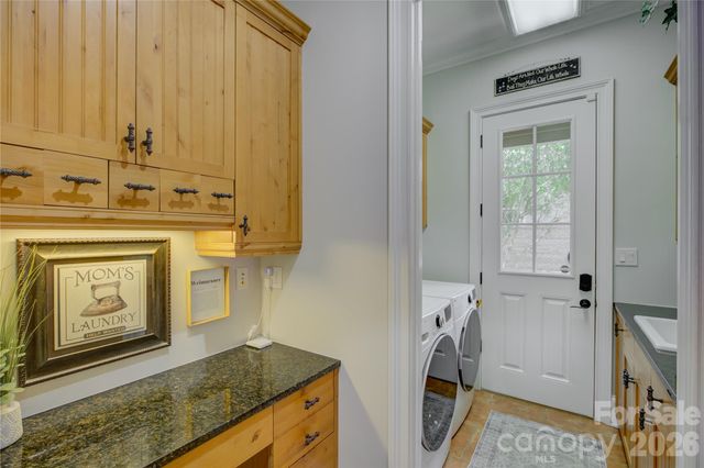 16946 Ashton Oaks Drive, Charlotte, NC 28278