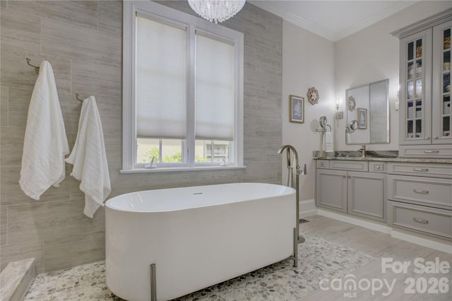 16946 Ashton Oaks Drive, Charlotte, NC 28278