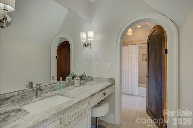 16946 Ashton Oaks Drive, Charlotte, NC 28278