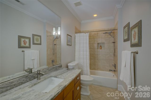 16946 Ashton Oaks Drive, Charlotte, NC 28278