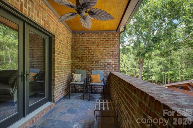 16946 Ashton Oaks Drive, Charlotte, NC 28278