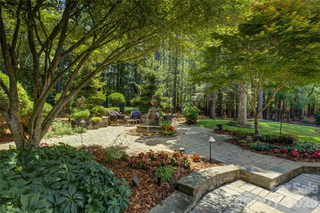 16946 Ashton Oaks Drive, Charlotte, NC 28278