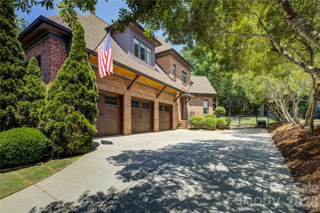 16946 Ashton Oaks Drive, Charlotte, NC 28278