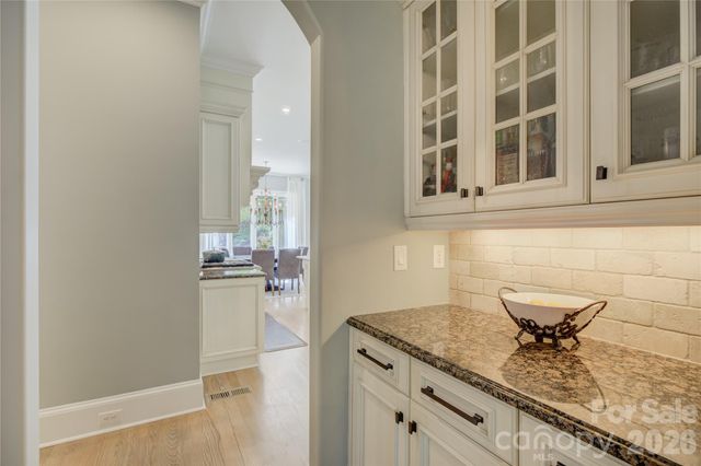 16946 Ashton Oaks Drive, Charlotte, NC 28278