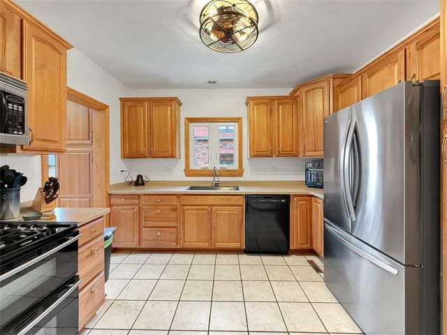 606 HOWE Avenue, Erie, PA 16511