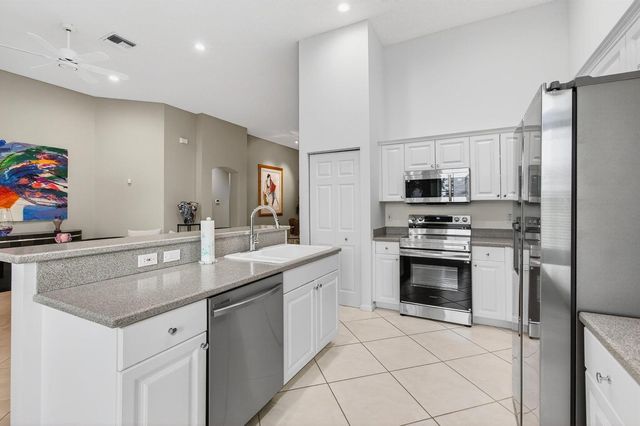 6886 Swansea Lane, Boynton Beach, FL 33472