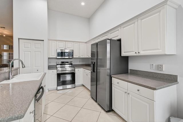 6886 Swansea Lane, Boynton Beach, FL 33472