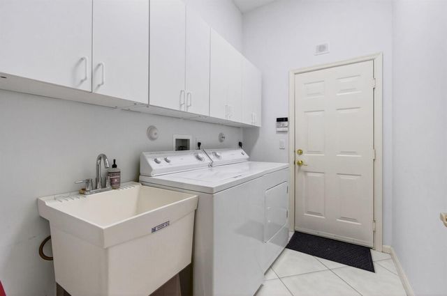 6886 Swansea Lane, Boynton Beach, FL 33472