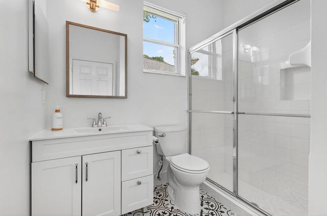 6886 Swansea Lane, Boynton Beach, FL 33472