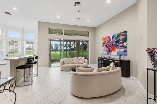 6886 Swansea Lane, Boynton Beach, FL 33472