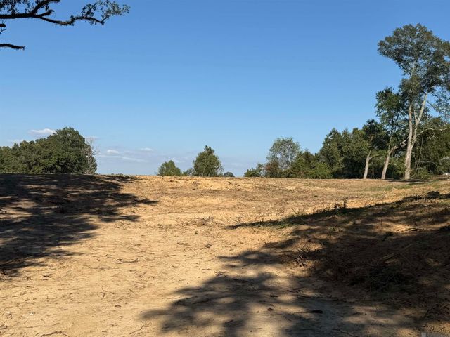 30 N Stately Oaks Dr, Saint George, LA 70810