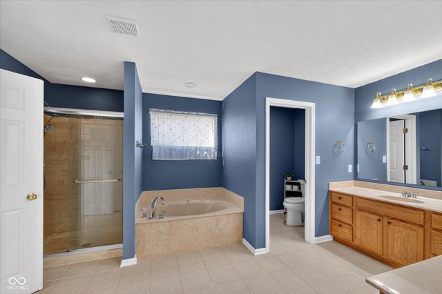 12897 Broncos Drive, Fishers, IN 46037