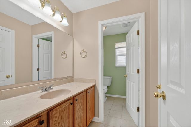 12897 Broncos Drive, Fishers, IN 46037