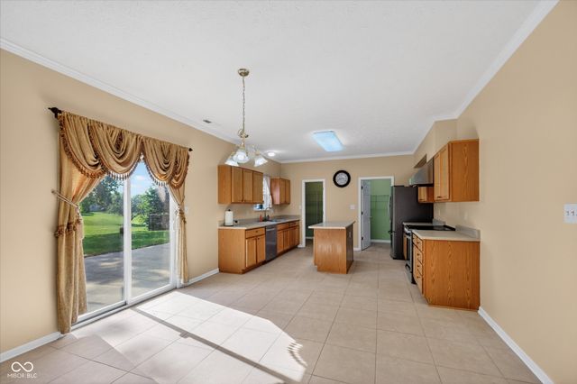 12897 Broncos Drive, Fishers, IN 46037
