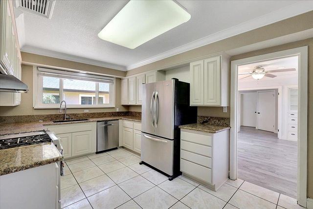 988 Carolina Ave, Yuba City, CA 95991