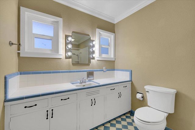 988 Carolina Ave, Yuba City, CA 95991