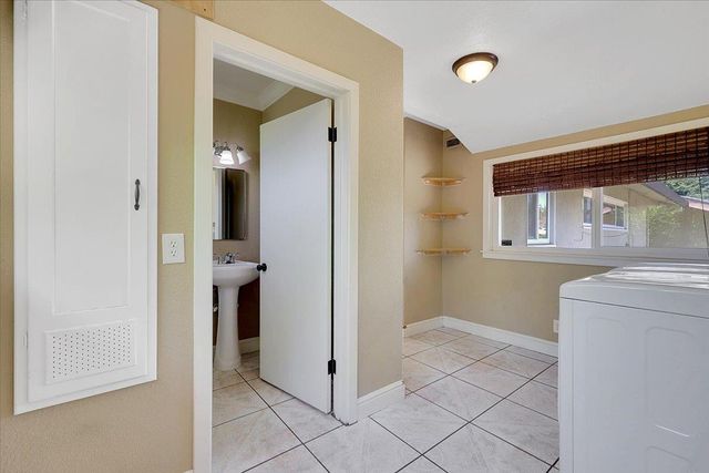 988 Carolina Ave, Yuba City, CA 95991