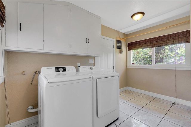 988 Carolina Ave, Yuba City, CA 95991