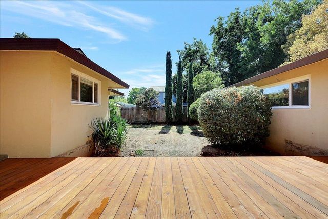 988 Carolina Ave, Yuba City, CA 95991