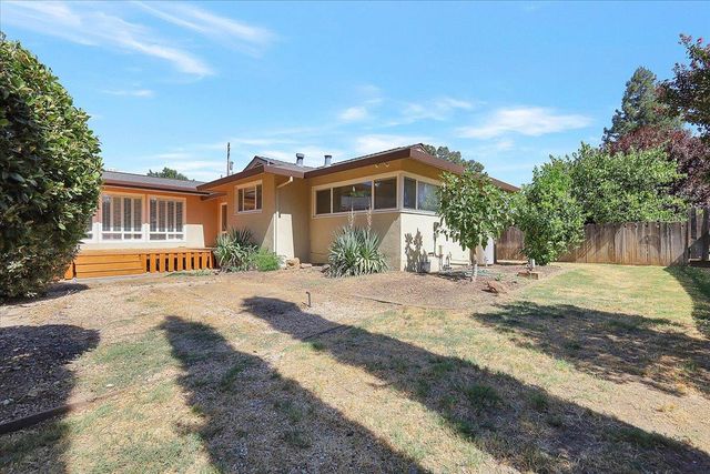 988 Carolina Ave, Yuba City, CA 95991