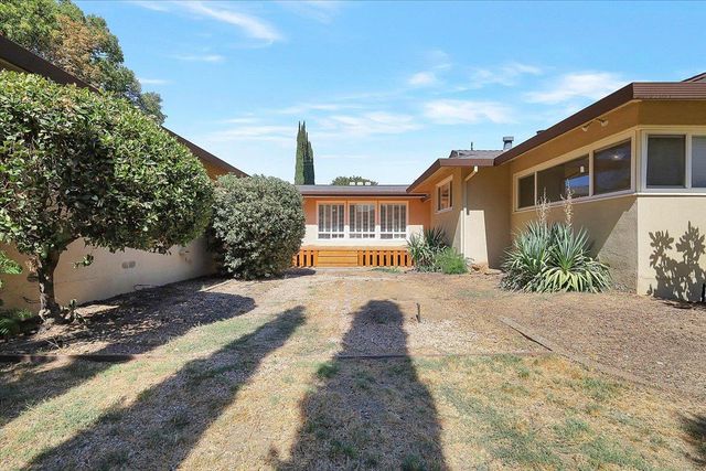 988 Carolina Ave, Yuba City, CA 95991