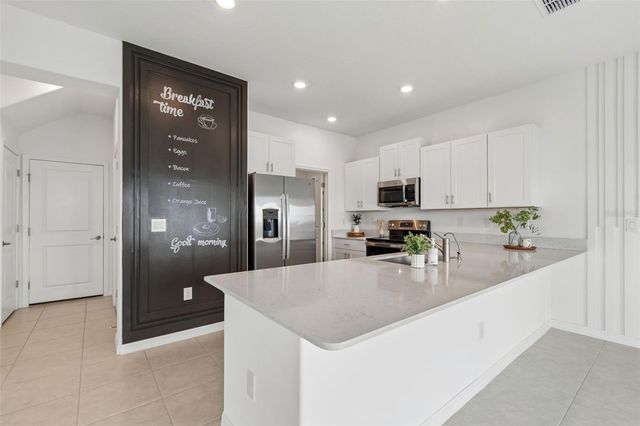 32076 POP ASH PLACE, Wesley Chapel, FL 33545