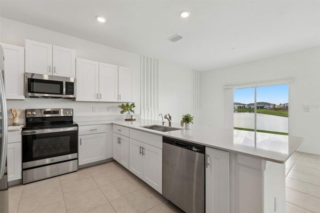 32076 POP ASH PLACE, Wesley Chapel, FL 33545