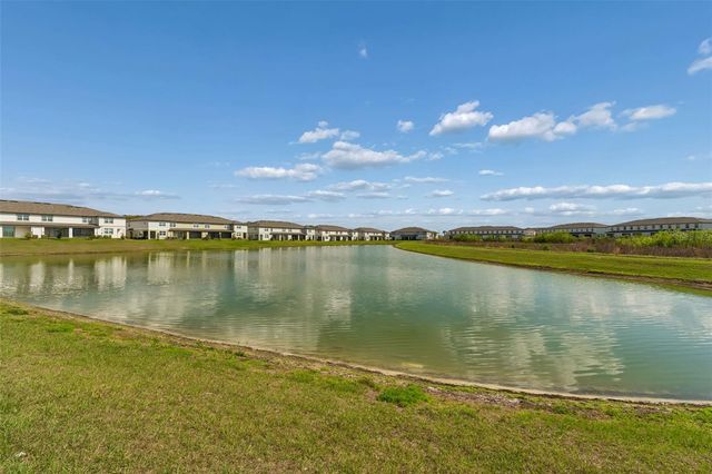 32076 POP ASH PLACE, Wesley Chapel, FL 33545