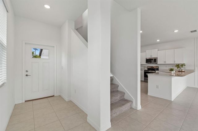 32076 POP ASH PLACE, Wesley Chapel, FL 33545