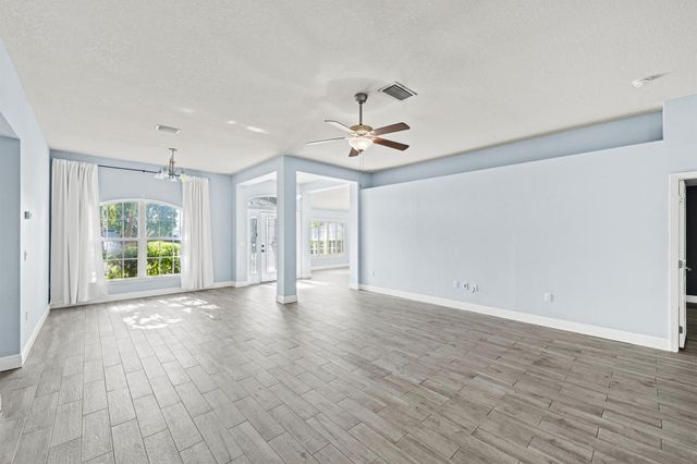 4672 SW Wade Drive, Port St Lucie, FL 34953