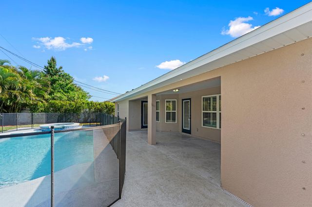 4672 SW Wade Drive, Port St Lucie, FL 34953