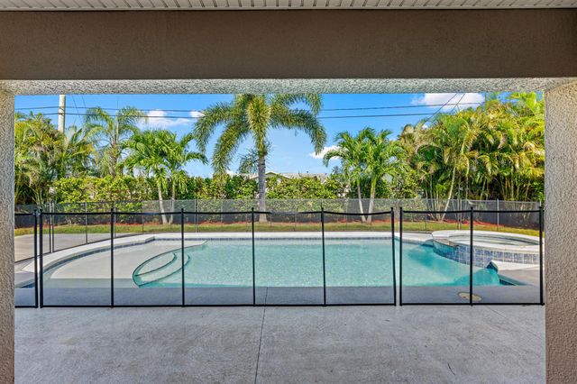 4672 SW Wade Drive, Port St Lucie, FL 34953