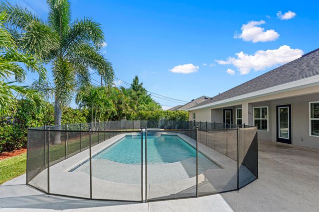 4672 SW Wade Drive, Port St Lucie, FL 34953