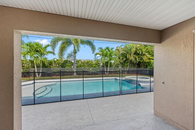 4672 SW Wade Drive, Port St Lucie, FL 34953