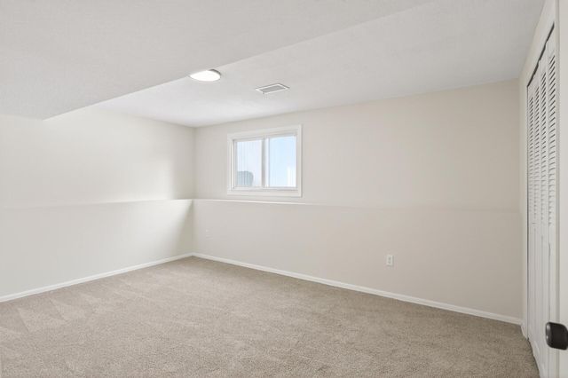 6616 Hillsboro Avenue N, Brooklyn Park, MN 55428