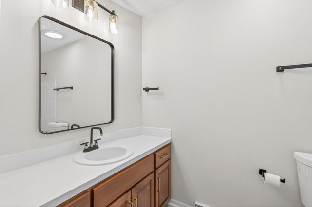 6616 Hillsboro Avenue N, Brooklyn Park, MN 55428