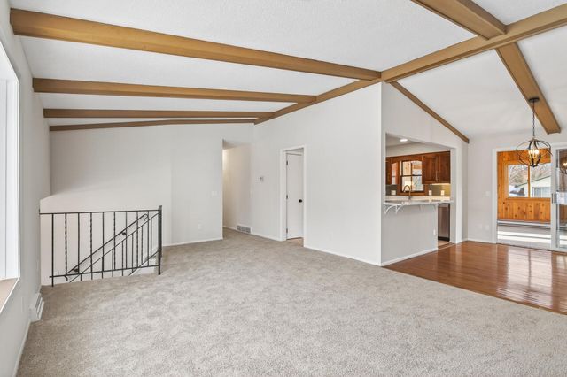 6616 Hillsboro Avenue N, Brooklyn Park, MN 55428